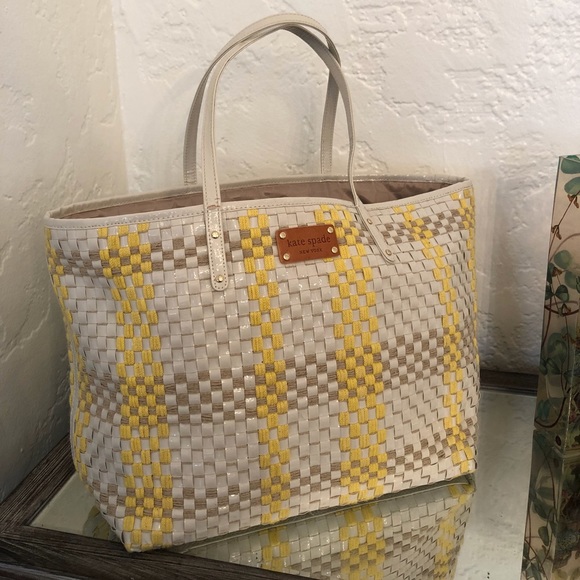 kate spade Handbags - Kate Spade Large Tote - Adorable